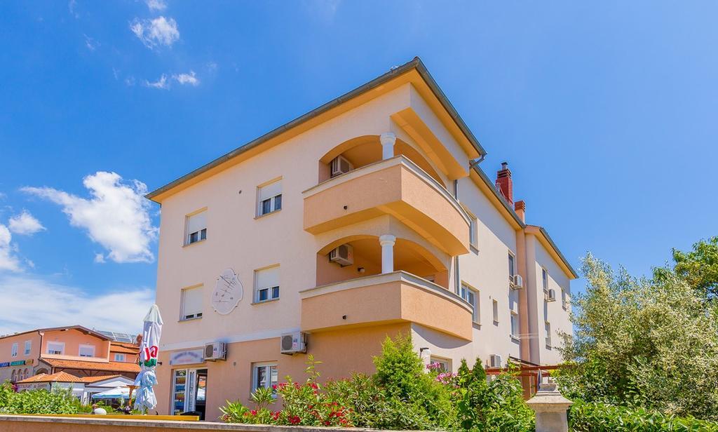 מדולין Apartments Cukon מראה חיצוני תמונה